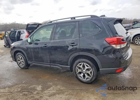 2021 Subaru Forester Premium z USA, uszkodzony, nr VIN JF2SKAFCXMH495133